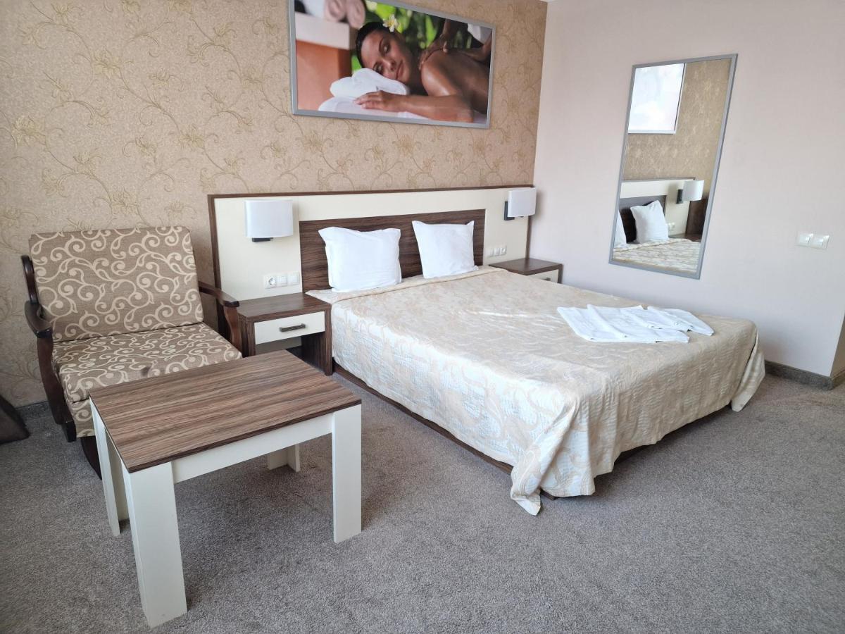 Hotel Alisa Pavel Banya Luaran gambar