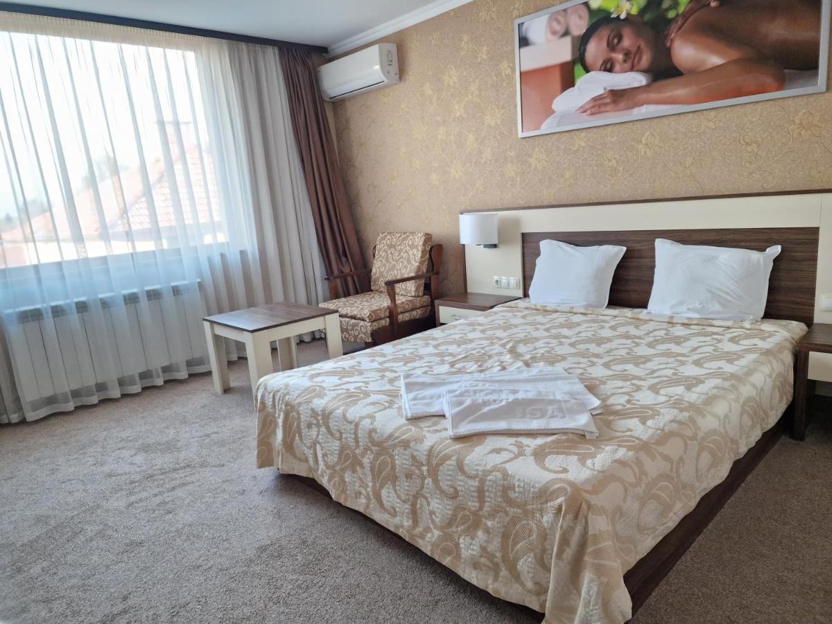 Hotel Alisa Pavel Banya Luaran gambar