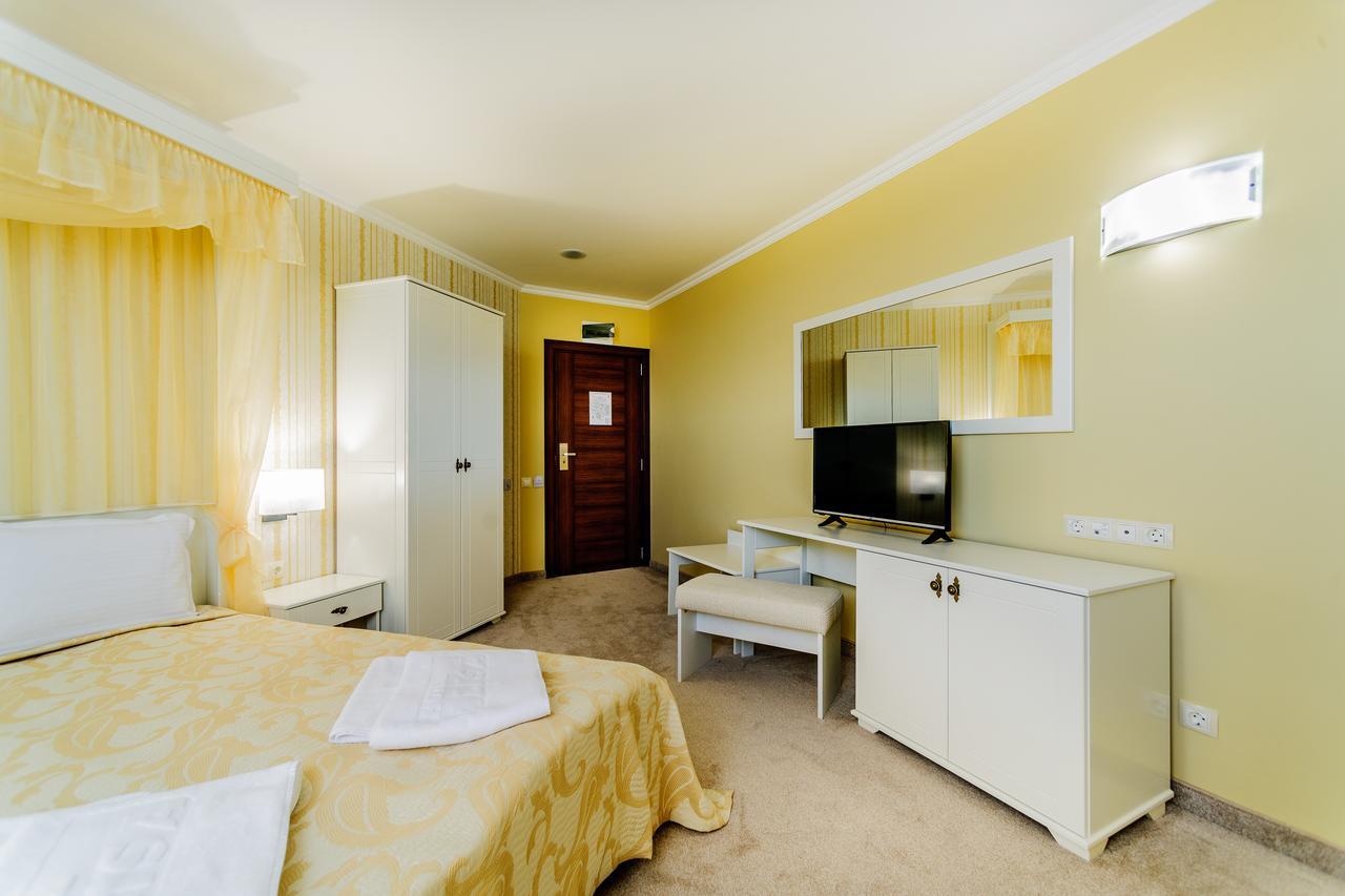 Hotel Alisa Pavel Banya Luaran gambar