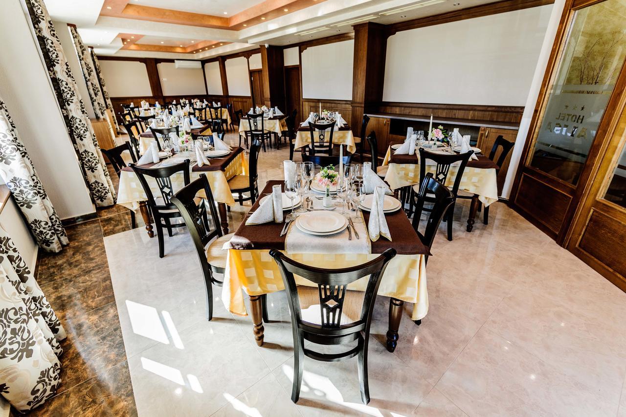 Hotel Alisa Pavel Banya Luaran gambar