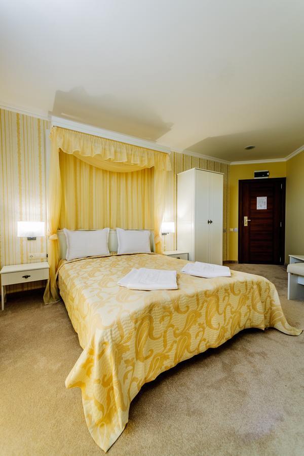 Hotel Alisa Pavel Banya Luaran gambar